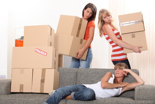 Professional moving truck service supporting a local relocation